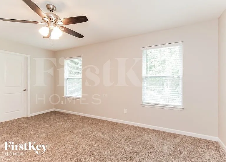3815 Streamside Dr — Photo 8