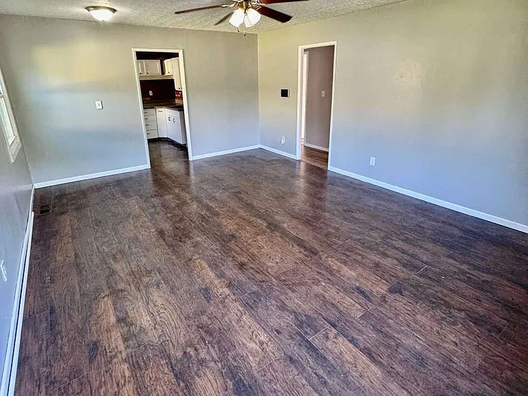 17001 Lipton Ave — Photo 7
