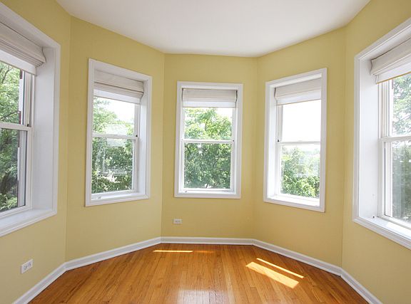 4th image of 20 S Austin Blvd APT 3