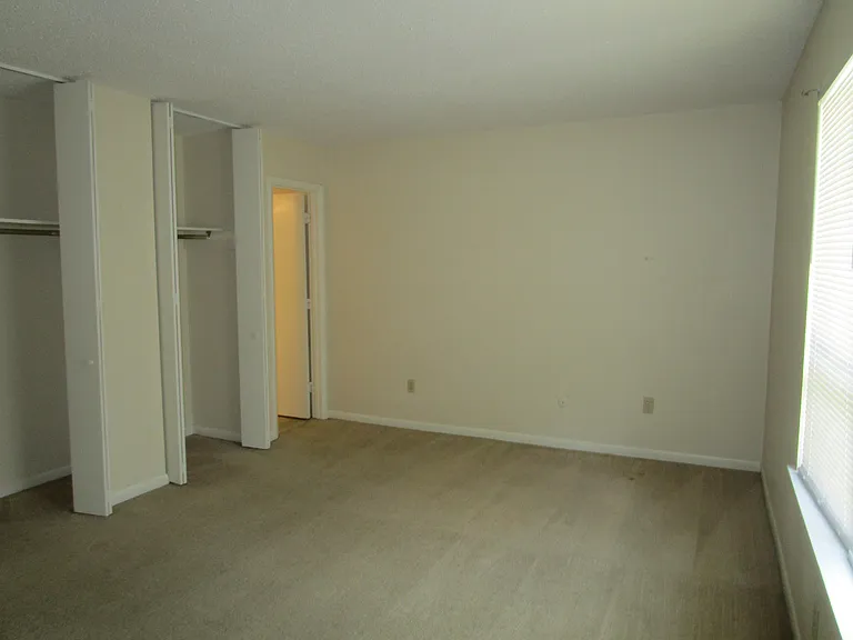 251 Rast St — Photo 5