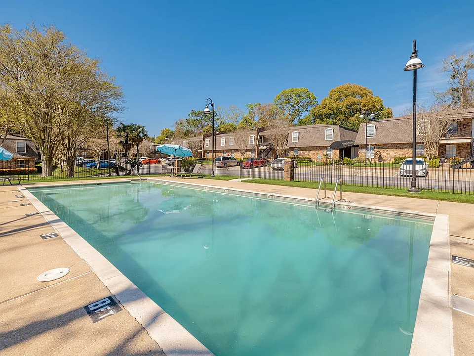 Heron Lakes Apartments