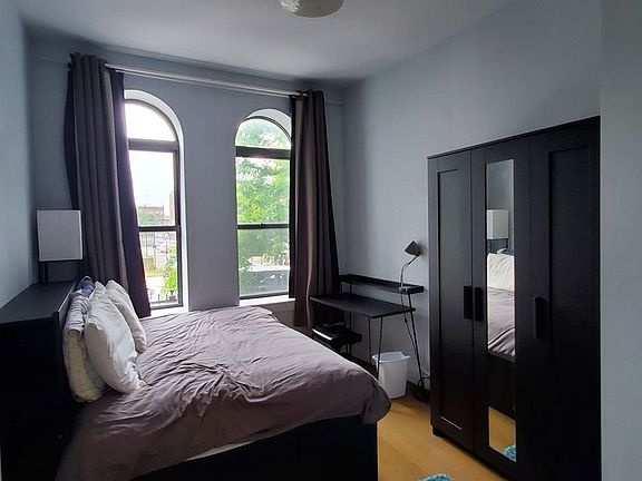 5th image of 331 Vernon Ave #1FF