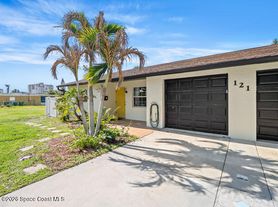 121 Franklyn Ave, Indialantic, FL