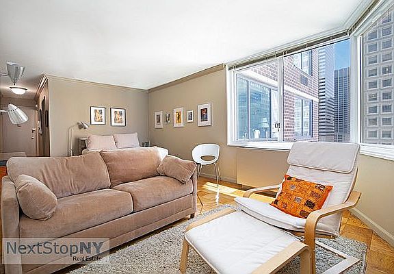 3rd image of 245 E 54th St APT 21T