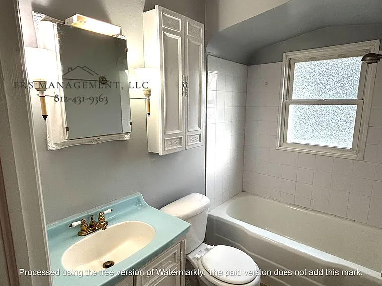 1019 E Columbia St — Photo 6