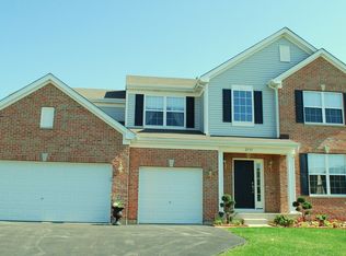 2535 W Spruce Dr, Round Lake, IL 60073