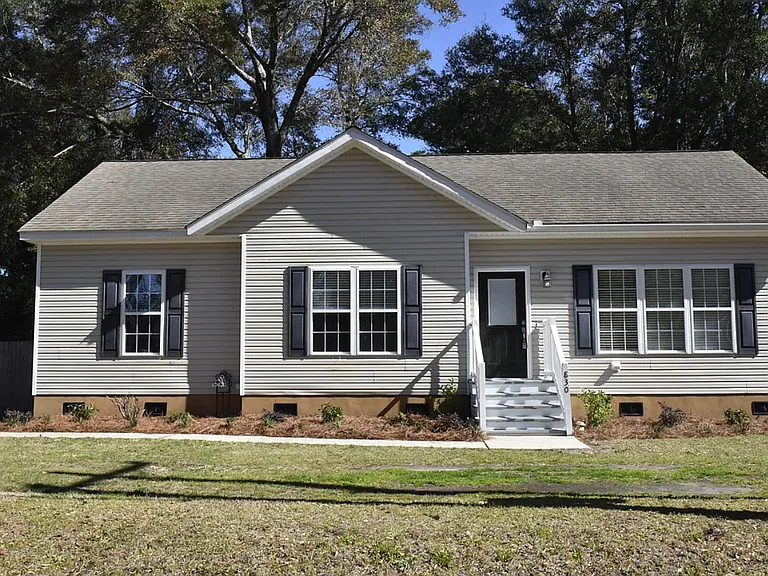 830 Jordan St — Photo 1