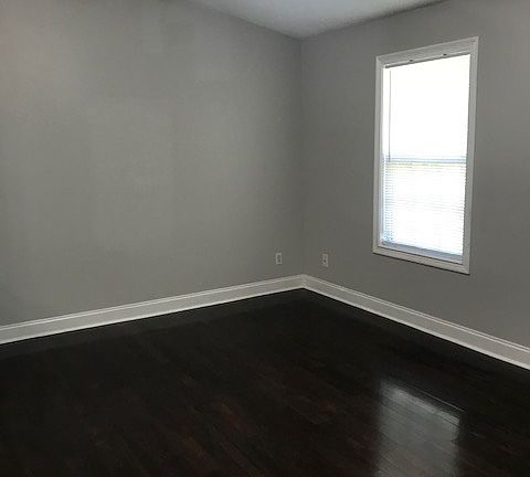 4th image of 707 Graham Way
