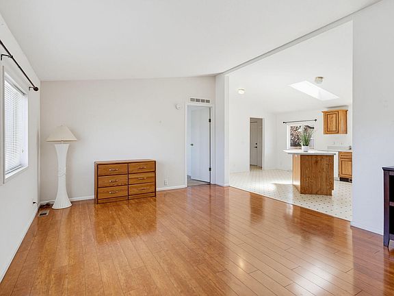 3rd image of 2111 Kings Hwy Spc 30