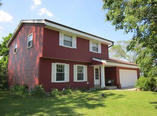 W330S8215 Country Ln S, Mukwonago, WI 53149