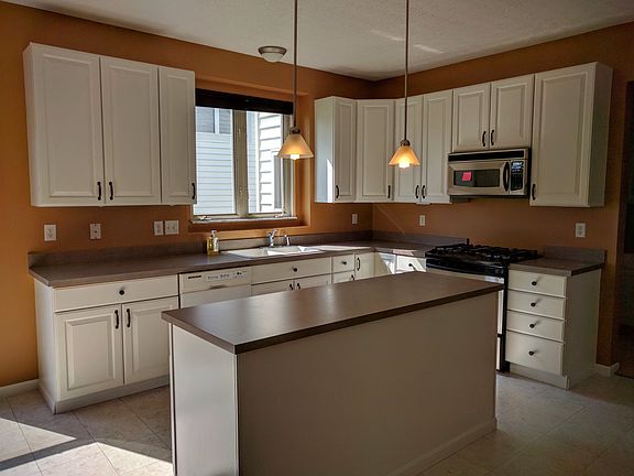 5th image of 4711 Seven Lakes Pl