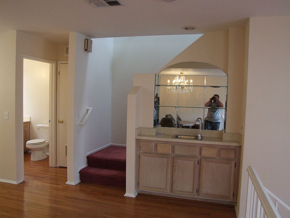 1st image of 7320 Balboa Blvd Unit 129