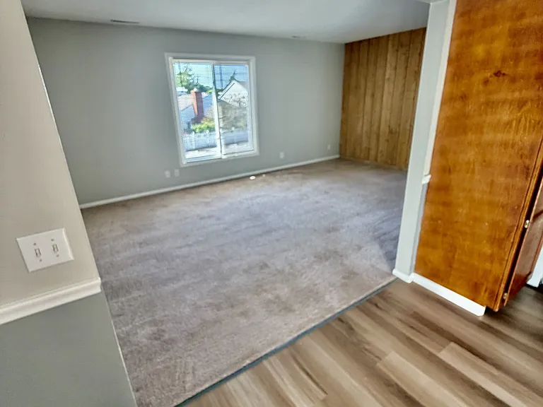 2400 S Detroit Ave #7 — Photo 2