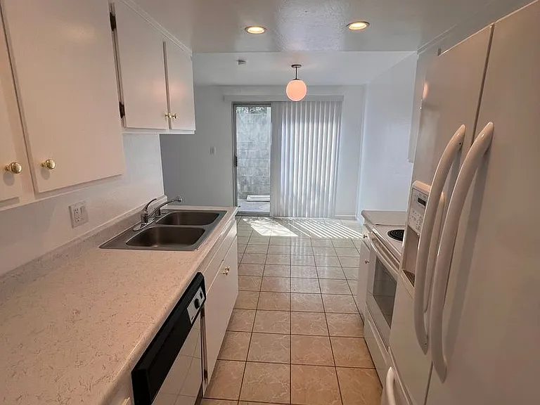 3263-3275 Hilltop Dr — Photo 8