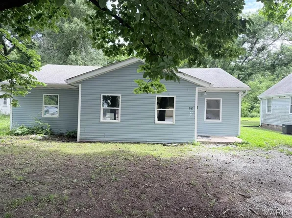 945 Howell Ave, Cahokia, IL 62206
