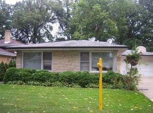 4908 Farwell Ave, Skokie, IL 60077