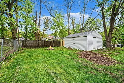 1451 W North St Photo 1