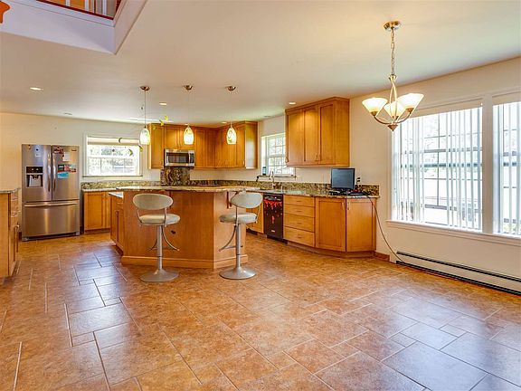 2nd image of 414 Pruitt Ave
