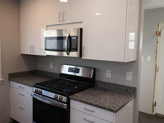 2nd image of 2022 E Saratoga St