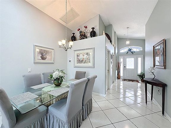 5th image of 2541 Oneida Loop