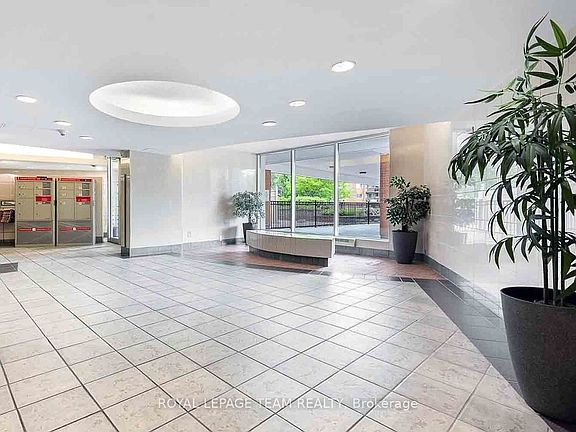 3rd image of 2000 Jasmine Cres #409