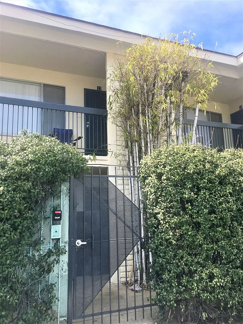 301 Magnolia Avenue — Photo 1