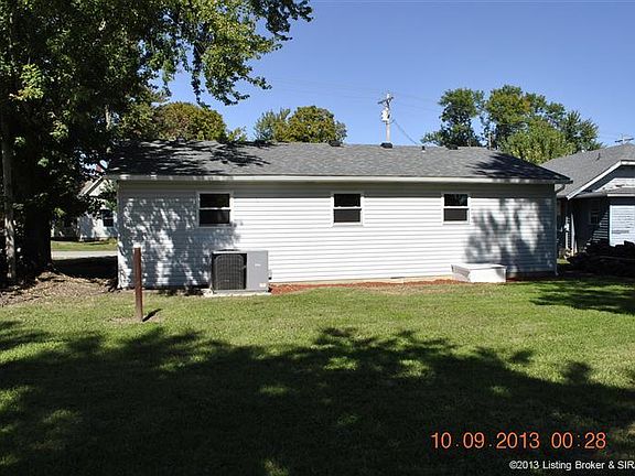 5th image of 210 W Main St