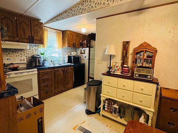 5th image of 9923 Old Chestnut Ridge Rd