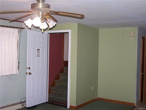 4th image of 9 Howard Dr