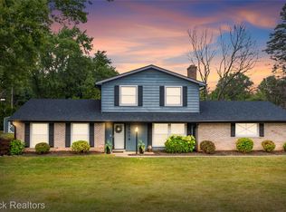 28014 Bellcrest St, Farmington Hills, MI 48334
