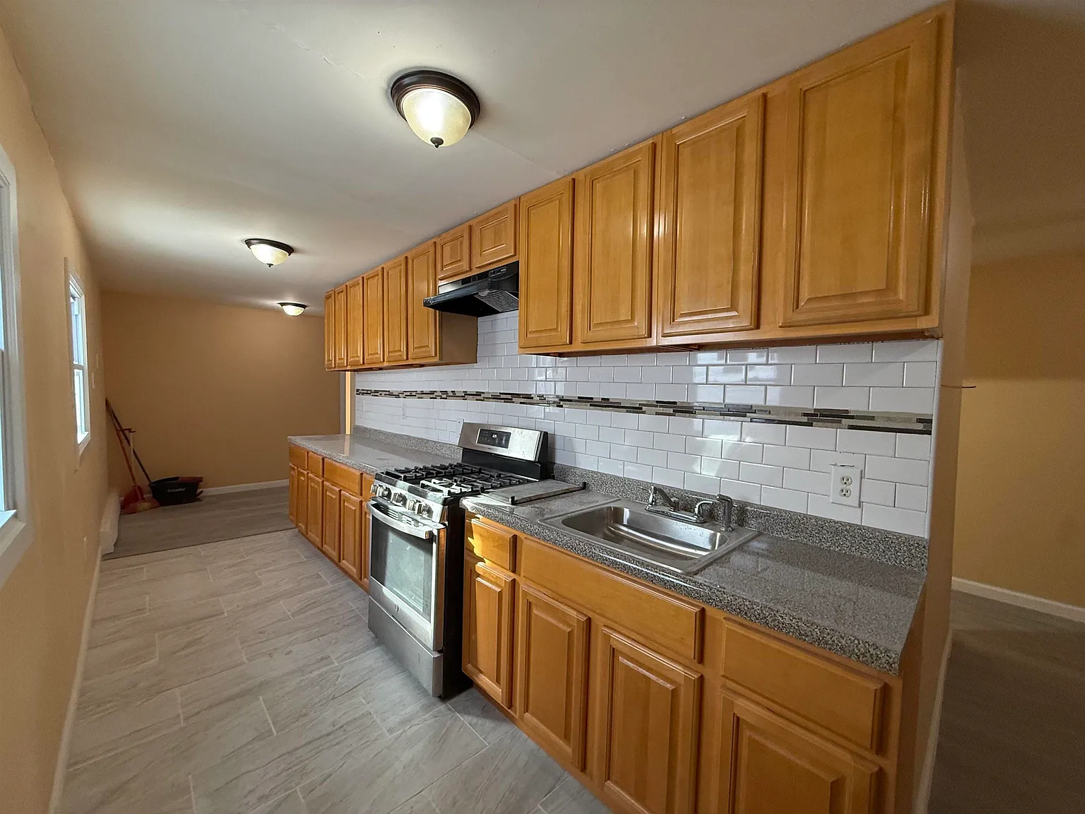 2 bed, 2.0 bath, $1,800 — Photo 2