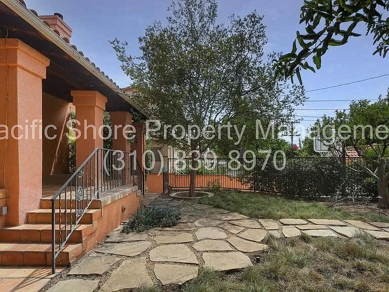 1229 Geneva St — Photo 35