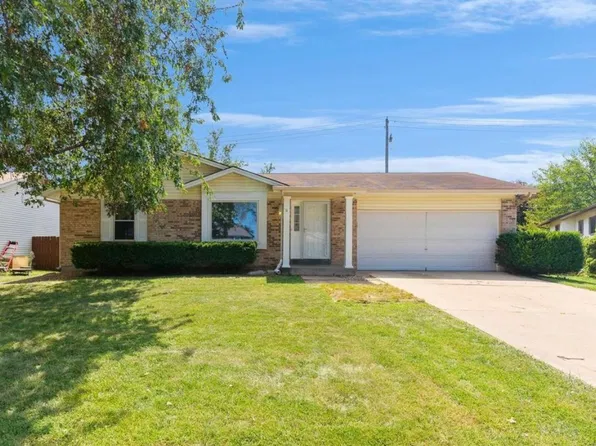 28 W Sunny Wood Ct, Saint Peters, MO 63376