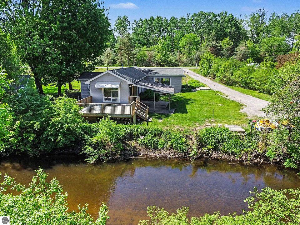 1st image of 2457 E Ludington Dr