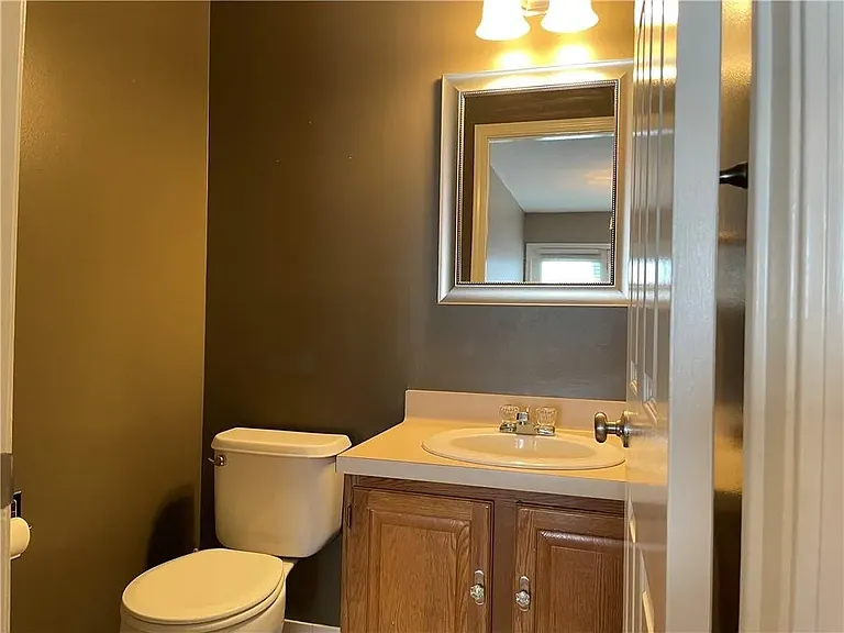10 Southwick Ct — Photo 20