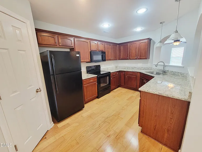 8827 Thornton Town Pl — Photo 25