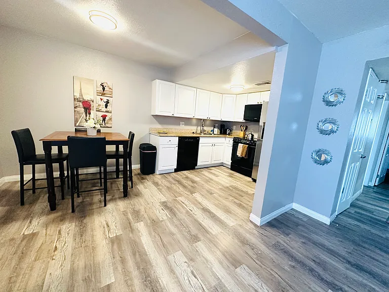 493 McKellar Cir #4 — Photo 7