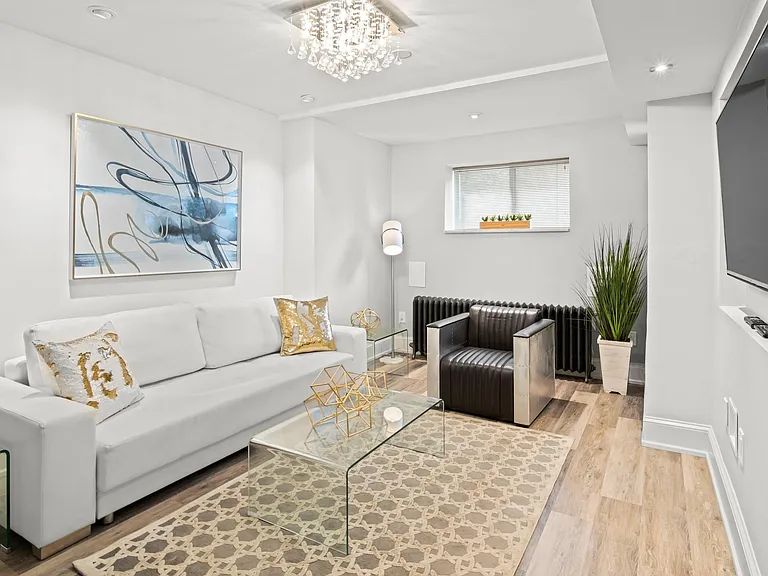 506 Seward Sq SE #1 — Photo 5