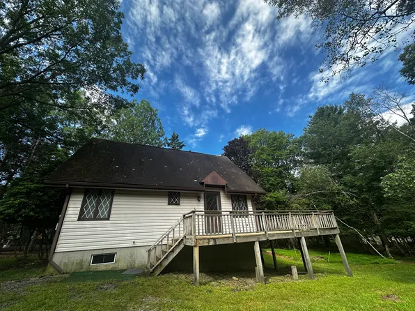 121 Azalea Dr, Albrightsville, PA 18210