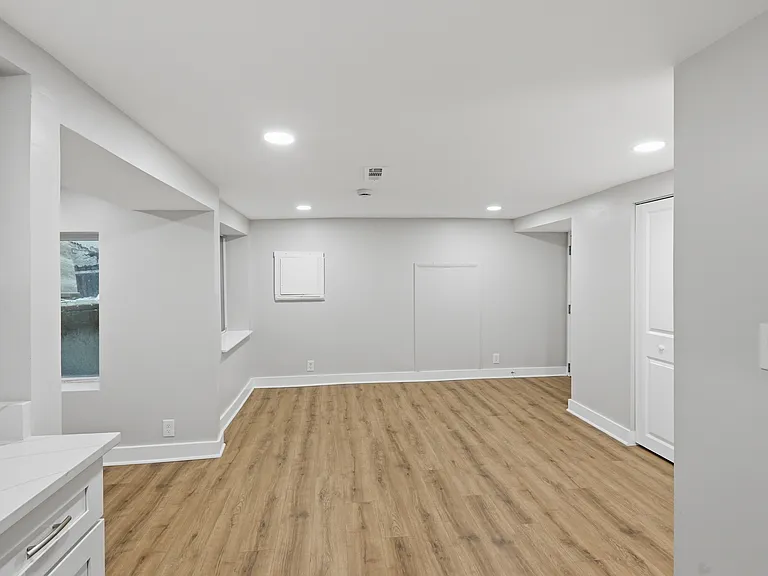 2388 Champlain St NW #3 — Photo 14