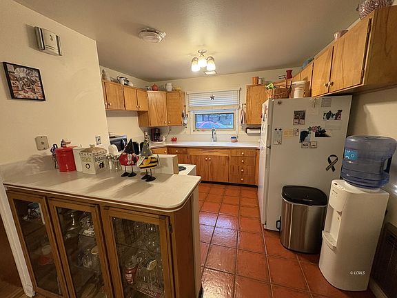 4th image of 920 S 4th St