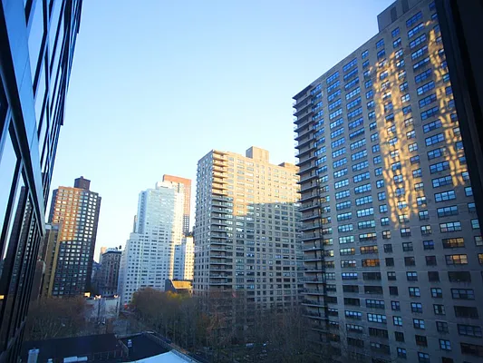 Rented by Sotheby's International Realty | media 18