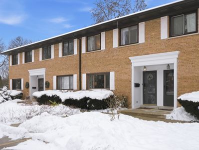 300 Duane St APT 3, Glen Ellyn, IL, 60137