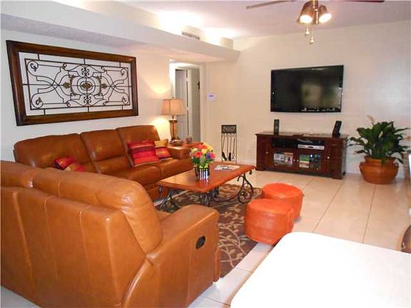 2nd image of 6727 Kingsmoor Way