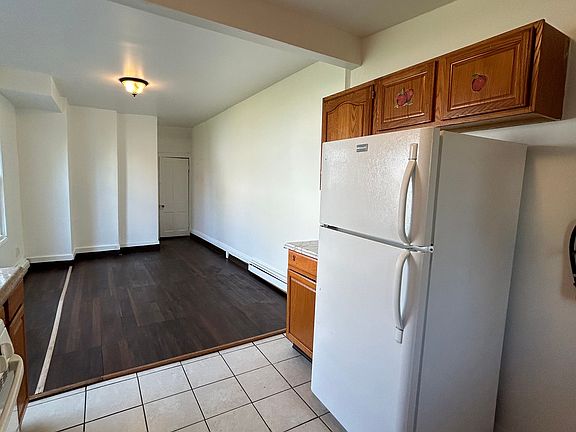 5th image of 413 Monmouth St #1
