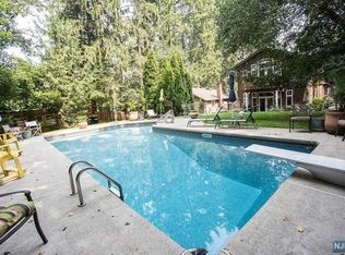 14 Carnot Ave, Woodcliff Lake, NJ 07677