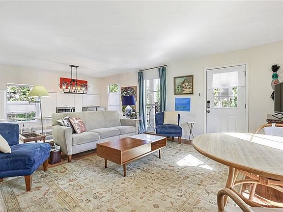 4th image of 2012 Marengo St #2012