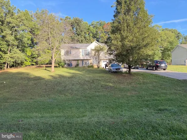 15 Paragon Dr, Bunker Hill, WV 25413