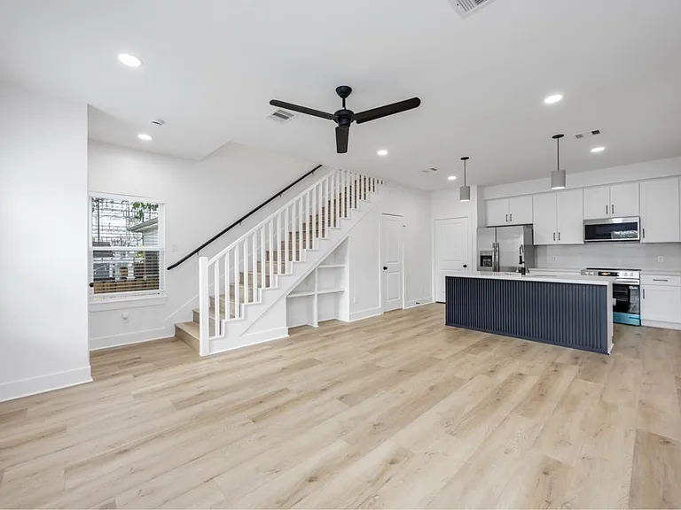 3327 Cornell St #B — Photo 2