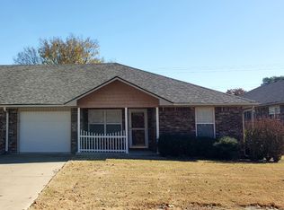 707 S Grand St #B, Grove, OK 74344